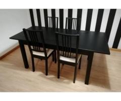 Mesa Extensível com 4 Cadeiras